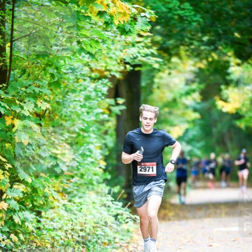 12.10.2025 - Bramfelder Halbmarathon 2025 Dr. Thomas Lammeyer http://msf.ph/oto/9340430 12.10.2025 09:47:29 Laufen 2971 meine-sportfotos.de
