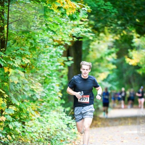 12.10.2025 - Bramfelder Halbmarathon 2025 Dr. Thomas Lammeyer http://msf.ph/oto/9340431 12.10.2025 09:47:29 Laufen 2971 meine-sportfotos.de