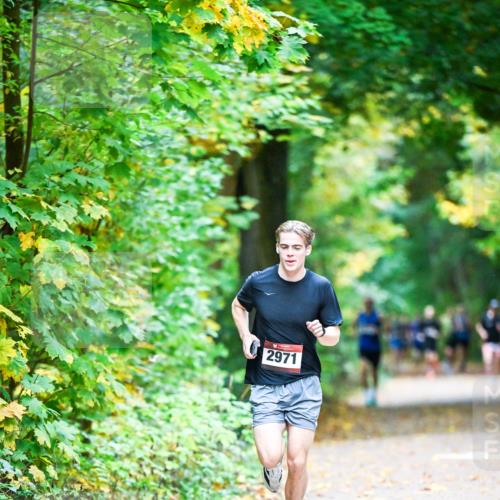12.10.2025 - Bramfelder Halbmarathon 2025 Dr. Thomas Lammeyer http://msf.ph/oto/9340432 12.10.2025 09:47:29 Laufen 2971 meine-sportfotos.de