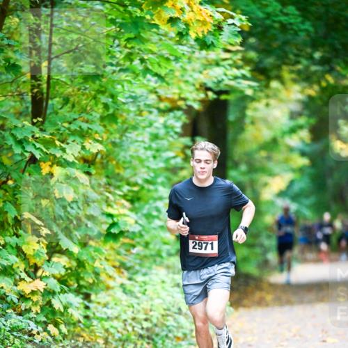 12.10.2025 - Bramfelder Halbmarathon 2025 Dr. Thomas Lammeyer http://msf.ph/oto/9340435 12.10.2025 09:47:29 Laufen 2971 meine-sportfotos.de
