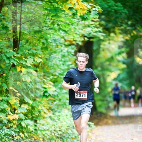 12.10.2025 - Bramfelder Halbmarathon 2025 Dr. Thomas Lammeyer http://msf.ph/oto/9340436 12.10.2025 09:47:29 Laufen 2971 meine-sportfotos.de
