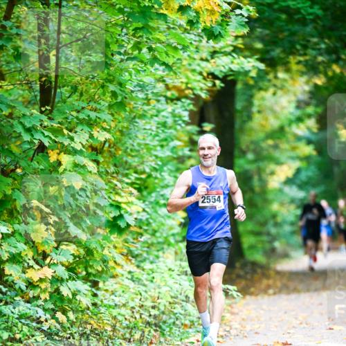 12.10.2025 - Bramfelder Halbmarathon 2025 Dr. Thomas Lammeyer http://msf.ph/oto/9340447 12.10.2025 09:47:39 Laufen 2554 meine-sportfotos.de