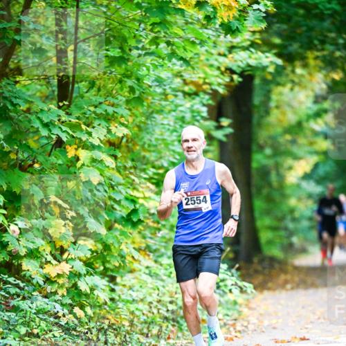 12.10.2025 - Bramfelder Halbmarathon 2025 Dr. Thomas Lammeyer http://msf.ph/oto/9340451 12.10.2025 09:47:40 Laufen 2554 meine-sportfotos.de