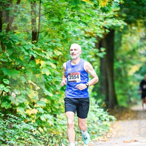 12.10.2025 - Bramfelder Halbmarathon 2025 Dr. Thomas Lammeyer http://msf.ph/oto/9340455 12.10.2025 09:47:40 Laufen 2554, 97 meine-sportfotos.de