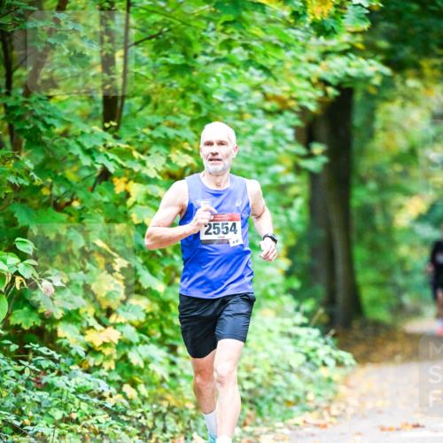 12.10.2025 - Bramfelder Halbmarathon 2025 Dr. Thomas Lammeyer http://msf.ph/oto/9340457 12.10.2025 09:47:40 Laufen 2554, 97 meine-sportfotos.de