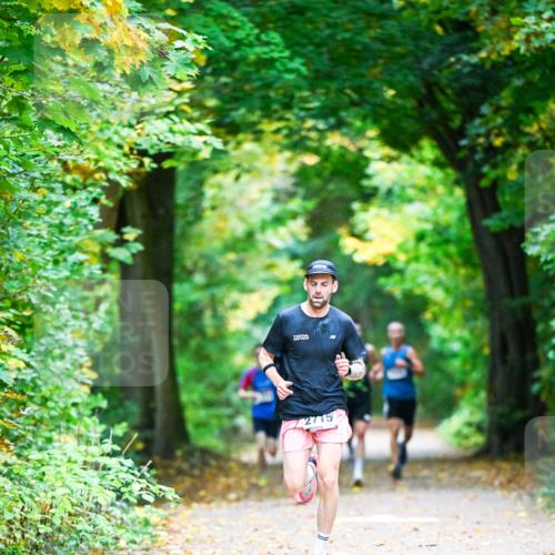 12.10.2025 - Bramfelder Halbmarathon 2025 Dr. Thomas Lammeyer http://msf.ph/oto/9340465 12.10.2025 09:47:44 Laufen 2715 meine-sportfotos.de