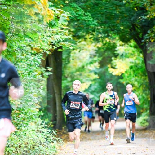 12.10.2025 - Bramfelder Halbmarathon 2025 Dr. Thomas Lammeyer http://msf.ph/oto/9340485 12.10.2025 09:47:48 Laufen 2700, 1962, 2968 meine-sportfotos.de