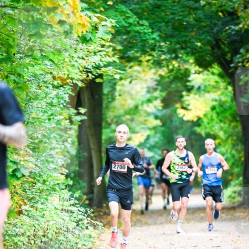 12.10.2025 - Bramfelder Halbmarathon 2025 Dr. Thomas Lammeyer http://msf.ph/oto/9340486 12.10.2025 09:47:48 Laufen 2700, 2962, 2968 meine-sportfotos.de