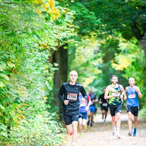 12.10.2025 - Bramfelder Halbmarathon 2025 Dr. Thomas Lammeyer http://msf.ph/oto/9340490 12.10.2025 09:47:48 Laufen 2700, 962, 2988 meine-sportfotos.de