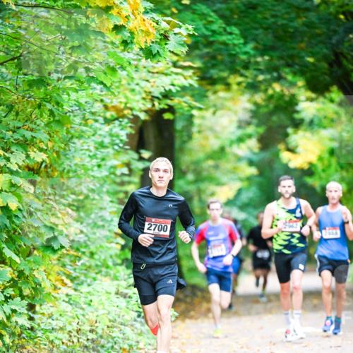 12.10.2025 - Bramfelder Halbmarathon 2025 Dr. Thomas Lammeyer http://msf.ph/oto/9340495 12.10.2025 09:47:49 Laufen 2700, 2962, 2008 meine-sportfotos.de