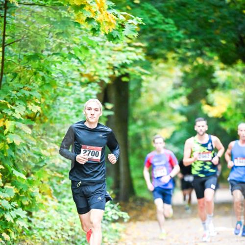 12.10.2025 - Bramfelder Halbmarathon 2025 Dr. Thomas Lammeyer http://msf.ph/oto/9340500 12.10.2025 09:47:50 Laufen 2700, 8 meine-sportfotos.de