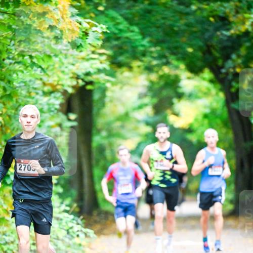 12.10.2025 - Bramfelder Halbmarathon 2025 Dr. Thomas Lammeyer http://msf.ph/oto/9340503 12.10.2025 09:47:50 Laufen 270 meine-sportfotos.de
