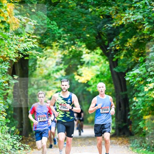 12.10.2025 - Bramfelder Halbmarathon 2025 Dr. Thomas Lammeyer http://msf.ph/oto/9340505 12.10.2025 09:47:51 Laufen 2759, 2962, 2988 meine-sportfotos.de