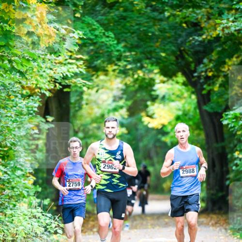 12.10.2025 - Bramfelder Halbmarathon 2025 Dr. Thomas Lammeyer http://msf.ph/oto/9340509 12.10.2025 09:47:52 Laufen 2759, 2962, 2988 meine-sportfotos.de