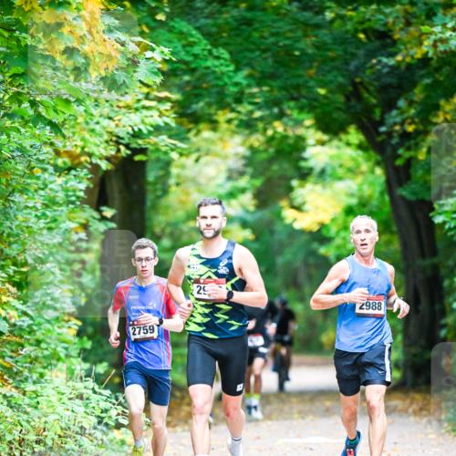 12.10.2025 - Bramfelder Halbmarathon 2025 Dr. Thomas Lammeyer http://msf.ph/oto/9340510 12.10.2025 09:47:52 Laufen 2759, 29, 988 meine-sportfotos.de