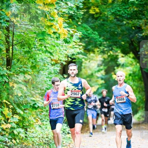 12.10.2025 - Bramfelder Halbmarathon 2025 Dr. Thomas Lammeyer http://msf.ph/oto/9340516 12.10.2025 09:47:53 Laufen 2759, 2962, 2988 meine-sportfotos.de