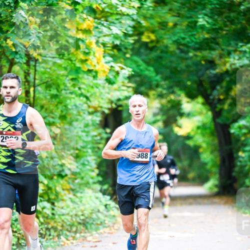 12.10.2025 - Bramfelder Halbmarathon 2025 Dr. Thomas Lammeyer http://msf.ph/oto/9340526 12.10.2025 09:47:54 Laufen 202, 988 meine-sportfotos.de