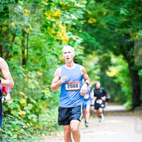 12.10.2025 - Bramfelder Halbmarathon 2025 Dr. Thomas Lammeyer http://msf.ph/oto/9340530 12.10.2025 09:47:55 Laufen 2988 meine-sportfotos.de