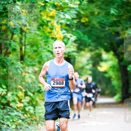 12.10.2025 - Bramfelder Halbmarathon 2025 Dr. Thomas Lammeyer http://msf.ph/oto/9340532 12.10.2025 09:47:55 Laufen 2988 meine-sportfotos.de