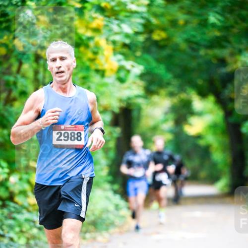 12.10.2025 - Bramfelder Halbmarathon 2025 Dr. Thomas Lammeyer http://msf.ph/oto/9340536 12.10.2025 09:47:56 Laufen 34, 2988 meine-sportfotos.de