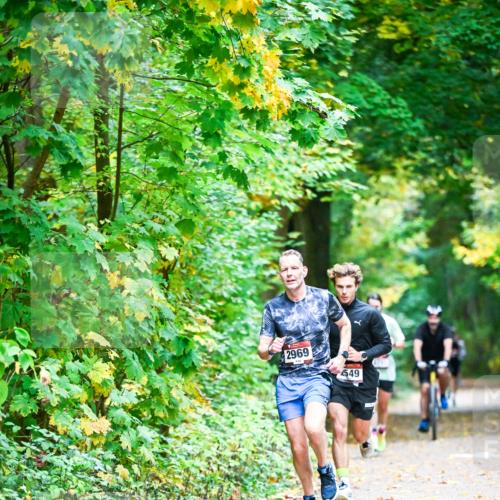 12.10.2025 - Bramfelder Halbmarathon 2025 Dr. Thomas Lammeyer http://msf.ph/oto/9340540 12.10.2025 09:47:57 Laufen 2969, 2549 meine-sportfotos.de
