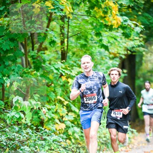 12.10.2025 - Bramfelder Halbmarathon 2025 Dr. Thomas Lammeyer http://msf.ph/oto/9340551 12.10.2025 09:47:58 Laufen 2969, 83, 2549 meine-sportfotos.de