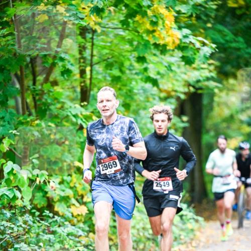 12.10.2025 - Bramfelder Halbmarathon 2025 Dr. Thomas Lammeyer http://msf.ph/oto/9340553 12.10.2025 09:47:59 Laufen 2969, 83, 2549 meine-sportfotos.de
