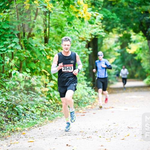 12.10.2025 - Bramfelder Halbmarathon 2025 Dr. Thomas Lammeyer http://msf.ph/oto/9340574 12.10.2025 09:48:13 Laufen 2543, 847 meine-sportfotos.de