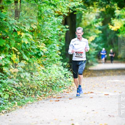 12.10.2025 - Bramfelder Halbmarathon 2025 Dr. Thomas Lammeyer http://msf.ph/oto/9340593 12.10.2025 09:48:22 Laufen 2530 meine-sportfotos.de