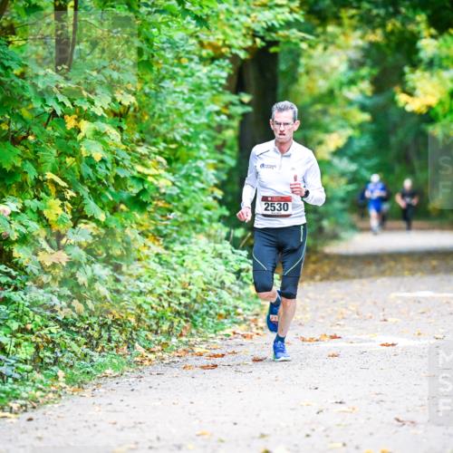12.10.2025 - Bramfelder Halbmarathon 2025 Dr. Thomas Lammeyer http://msf.ph/oto/9340595 12.10.2025 09:48:22 Laufen 2530 meine-sportfotos.de