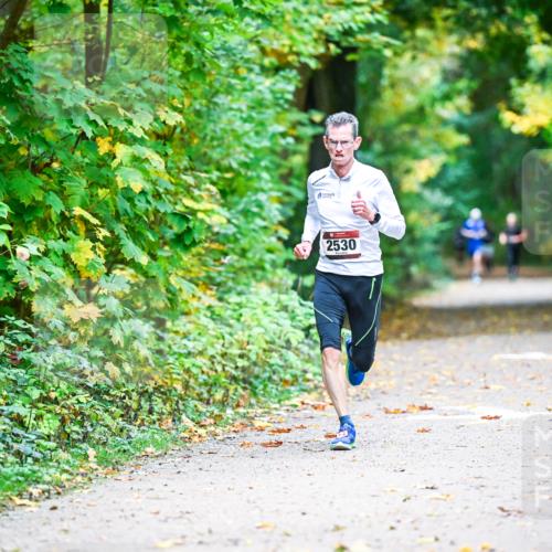 12.10.2025 - Bramfelder Halbmarathon 2025 Dr. Thomas Lammeyer http://msf.ph/oto/9340597 12.10.2025 09:48:22 Laufen 2530 meine-sportfotos.de