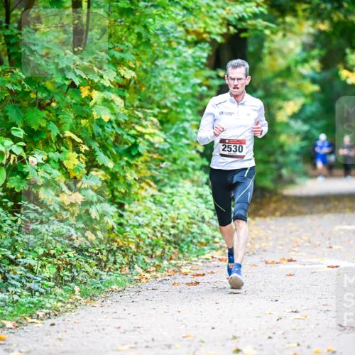 12.10.2025 - Bramfelder Halbmarathon 2025 Dr. Thomas Lammeyer http://msf.ph/oto/9340599 12.10.2025 09:48:23 Laufen 2530 meine-sportfotos.de