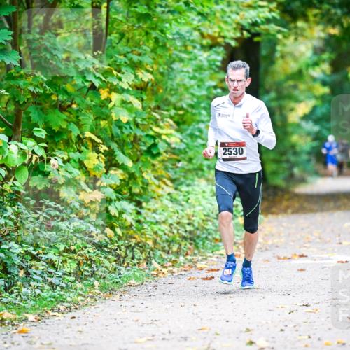 12.10.2025 - Bramfelder Halbmarathon 2025 Dr. Thomas Lammeyer http://msf.ph/oto/9340601 12.10.2025 09:48:23 Laufen 2530 meine-sportfotos.de