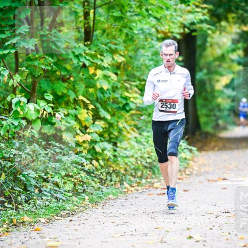 12.10.2025 - Bramfelder Halbmarathon 2025 Dr. Thomas Lammeyer http://msf.ph/oto/9340604 12.10.2025 09:48:23 Laufen 2530 meine-sportfotos.de
