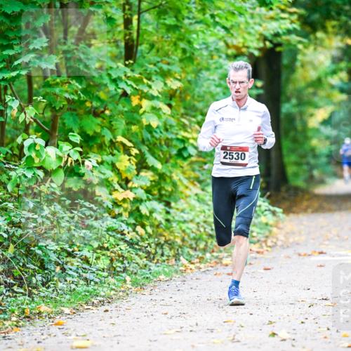 12.10.2025 - Bramfelder Halbmarathon 2025 Dr. Thomas Lammeyer http://msf.ph/oto/9340605 12.10.2025 09:48:23 Laufen 2530 meine-sportfotos.de