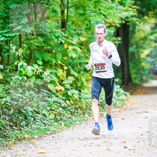 12.10.2025 - Bramfelder Halbmarathon 2025 Dr. Thomas Lammeyer http://msf.ph/oto/9340607 12.10.2025 09:48:24 Laufen 2530 meine-sportfotos.de
