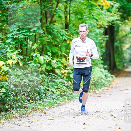 12.10.2025 - Bramfelder Halbmarathon 2025 Dr. Thomas Lammeyer http://msf.ph/oto/9340611 12.10.2025 09:48:24 Laufen 2530 meine-sportfotos.de