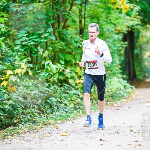12.10.2025 - Bramfelder Halbmarathon 2025 Dr. Thomas Lammeyer http://msf.ph/oto/9340612 12.10.2025 09:48:24 Laufen 2530 meine-sportfotos.de
