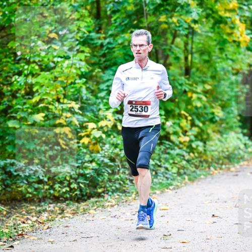 12.10.2025 - Bramfelder Halbmarathon 2025 Dr. Thomas Lammeyer http://msf.ph/oto/9340620 12.10.2025 09:48:25 Laufen 2530 meine-sportfotos.de