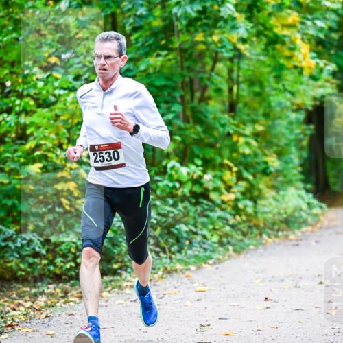 12.10.2025 - Bramfelder Halbmarathon 2025 Dr. Thomas Lammeyer http://msf.ph/oto/9340623 12.10.2025 09:48:26 Laufen 2530 meine-sportfotos.de