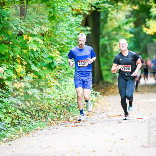 12.10.2025 - Bramfelder Halbmarathon 2025 Dr. Thomas Lammeyer http://msf.ph/oto/9340625 12.10.2025 09:48:42 Laufen 2431, 2955 meine-sportfotos.de