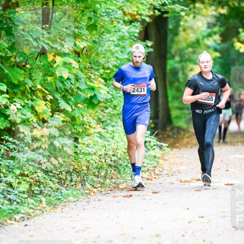 12.10.2025 - Bramfelder Halbmarathon 2025 Dr. Thomas Lammeyer http://msf.ph/oto/9340626 12.10.2025 09:48:42 Laufen 2431, 555 meine-sportfotos.de