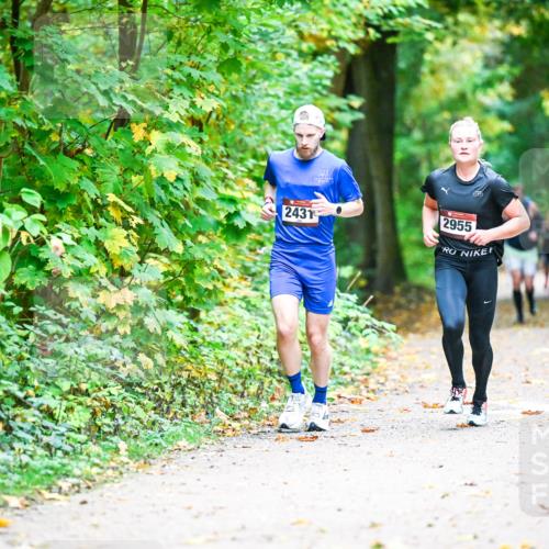 12.10.2025 - Bramfelder Halbmarathon 2025 Dr. Thomas Lammeyer http://msf.ph/oto/9340628 12.10.2025 09:48:42 Laufen 372, 2431, 2955 meine-sportfotos.de