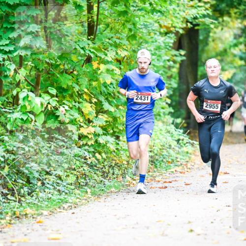 12.10.2025 - Bramfelder Halbmarathon 2025 Dr. Thomas Lammeyer http://msf.ph/oto/9340632 12.10.2025 09:48:43 Laufen 2431, 2955 meine-sportfotos.de