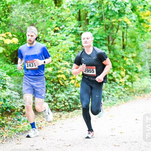 12.10.2025 - Bramfelder Halbmarathon 2025 Dr. Thomas Lammeyer http://msf.ph/oto/9340652 12.10.2025 09:48:46 Laufen 2431, 2955 meine-sportfotos.de