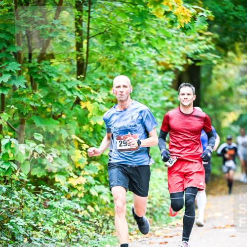 12.10.2025 - Bramfelder Halbmarathon 2025 Dr. Thomas Lammeyer http://msf.ph/oto/9340774 12.10.2025 09:49:26 Laufen 29, 49 meine-sportfotos.de