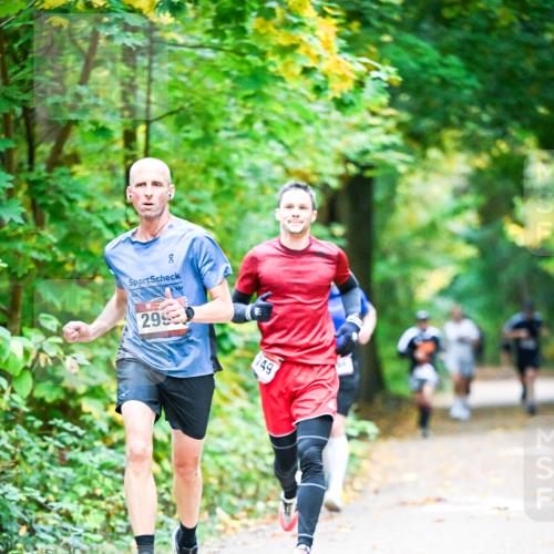 12.10.2025 - Bramfelder Halbmarathon 2025 Dr. Thomas Lammeyer http://msf.ph/oto/9340776 12.10.2025 09:49:27 Laufen 299, 149 meine-sportfotos.de