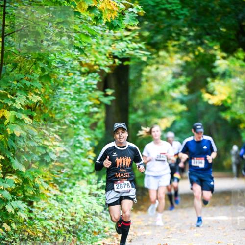 12.10.2025 - Bramfelder Halbmarathon 2025 Dr. Thomas Lammeyer http://msf.ph/oto/9340788 12.10.2025 09:49:33 Laufen 3, 2878, 2947 meine-sportfotos.de