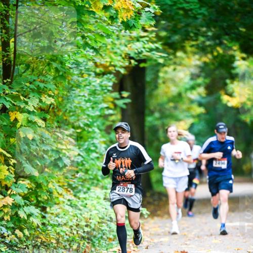 12.10.2025 - Bramfelder Halbmarathon 2025 Dr. Thomas Lammeyer http://msf.ph/oto/9340790 12.10.2025 09:49:33 Laufen 46, 2878, 2496 meine-sportfotos.de