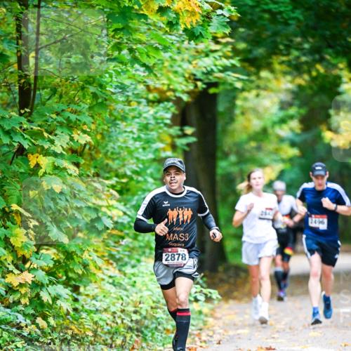 12.10.2025 - Bramfelder Halbmarathon 2025 Dr. Thomas Lammeyer http://msf.ph/oto/9340792 12.10.2025 09:49:33 Laufen 3, 2878, 2496 meine-sportfotos.de